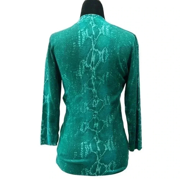 Ricki’s Cardigan Snakeskin Print V-Neck Button Front Fitted 3/4 Sleeves Green XS - Picture 2 of 15